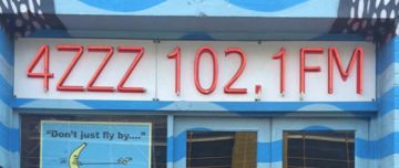 4ZZZ 102.1FM sign